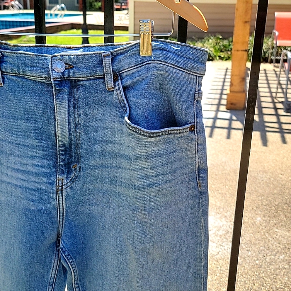 RE/DONE | High Rise 70's Straight Jeans W/Raw Hem - Picture 3 of 12